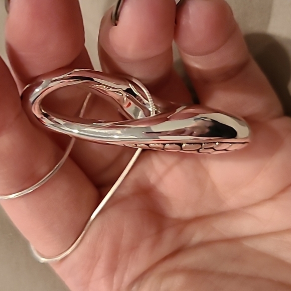 Sterling silver twist pebble design necklace - Picture 3 of 9